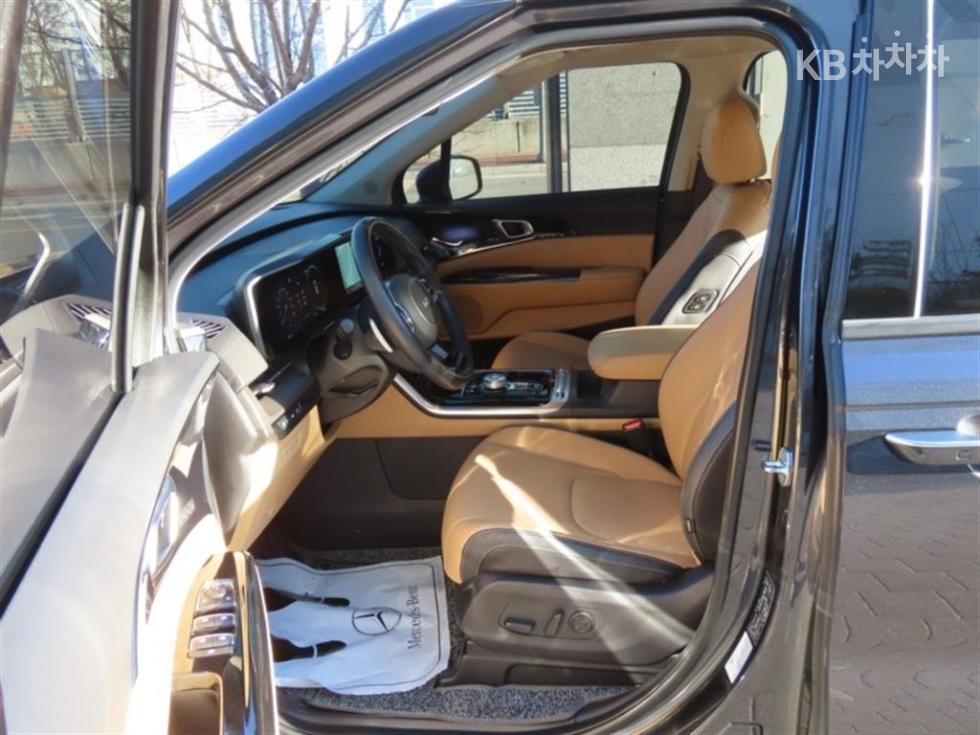 2023 - kia carnival