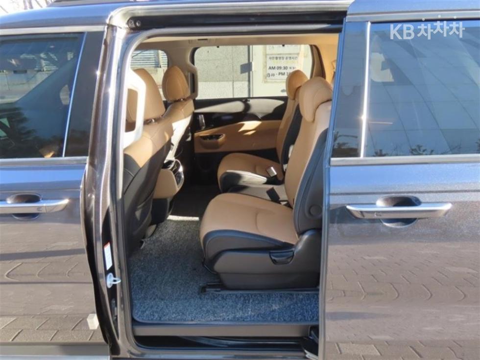 2023 - kia carnival