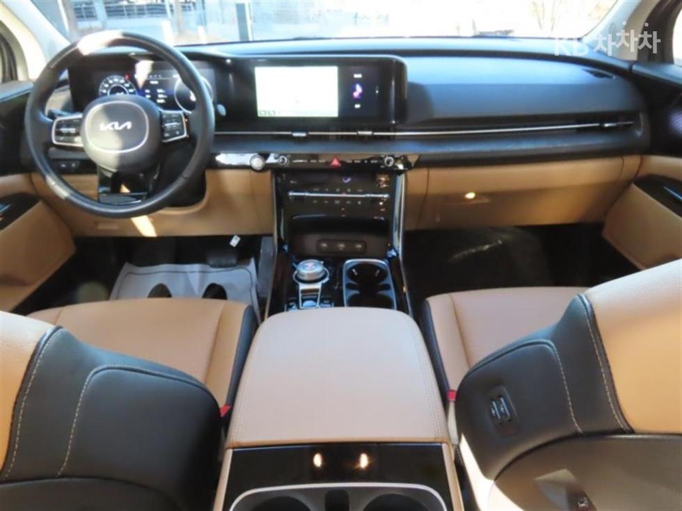 2023 - kia carnival