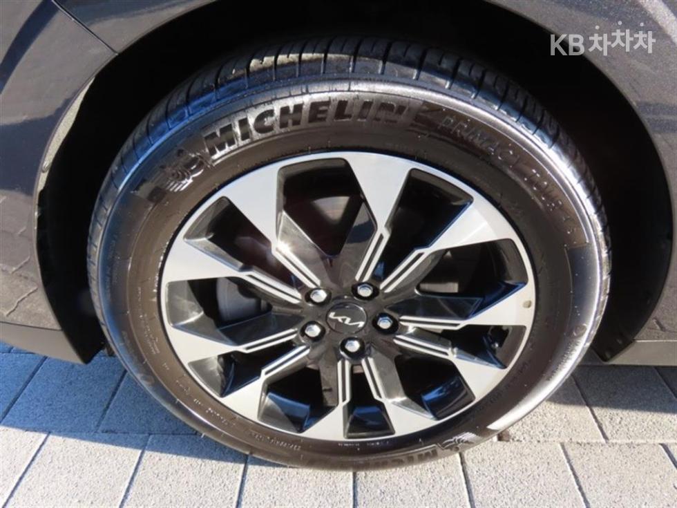 2023 - kia carnival