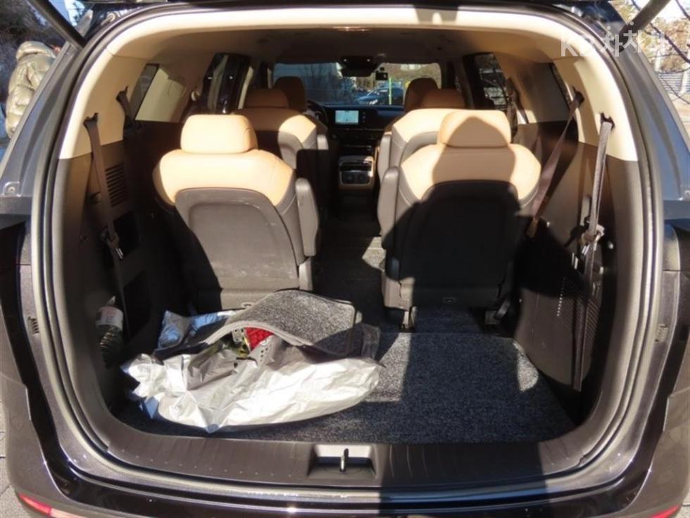 2023 - kia carnival