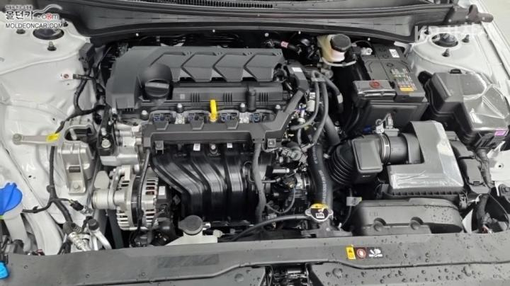 Hyundai Avante 1.6 Gasoline Smart - фото 8