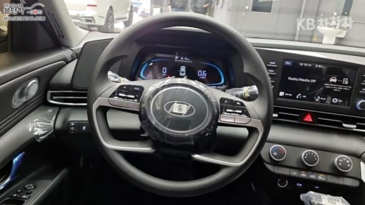 Hyundai Avante 1.6 Gasoline Smart - фото 11