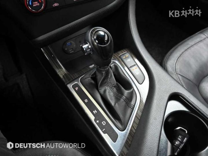 Kia K5 2.0 LPI Deluxe 10