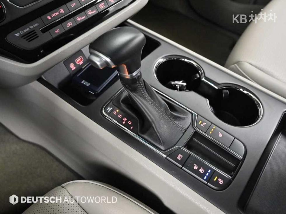 2020 - kia carnival