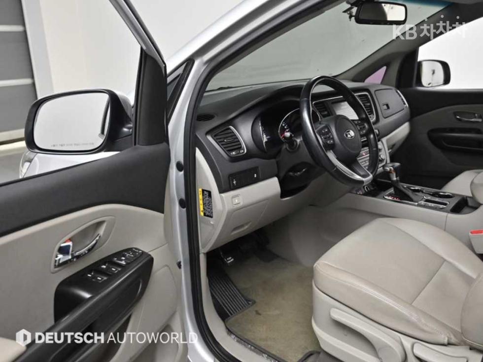 2020 - kia carnival