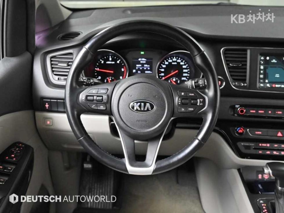 2020 - kia carnival