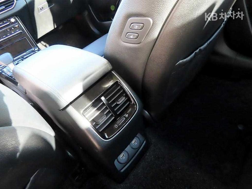 2020 - kia k7