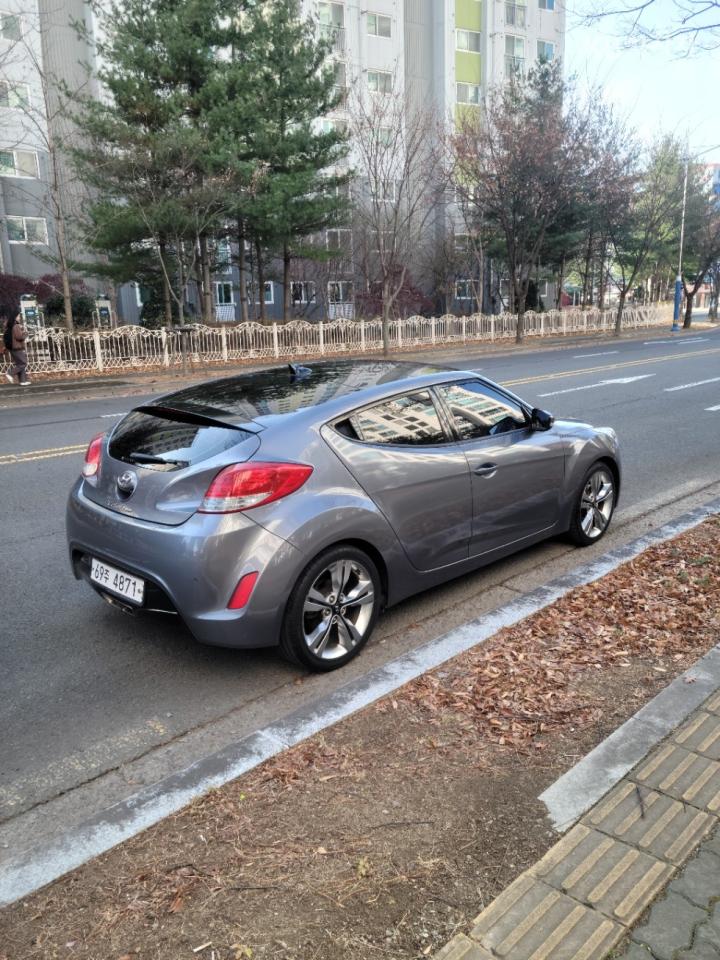 Hyundai Veloster Extreme 3
