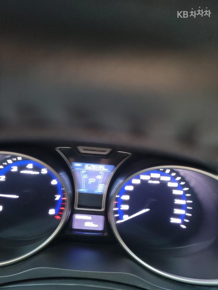 Hyundai Veloster Extreme 7