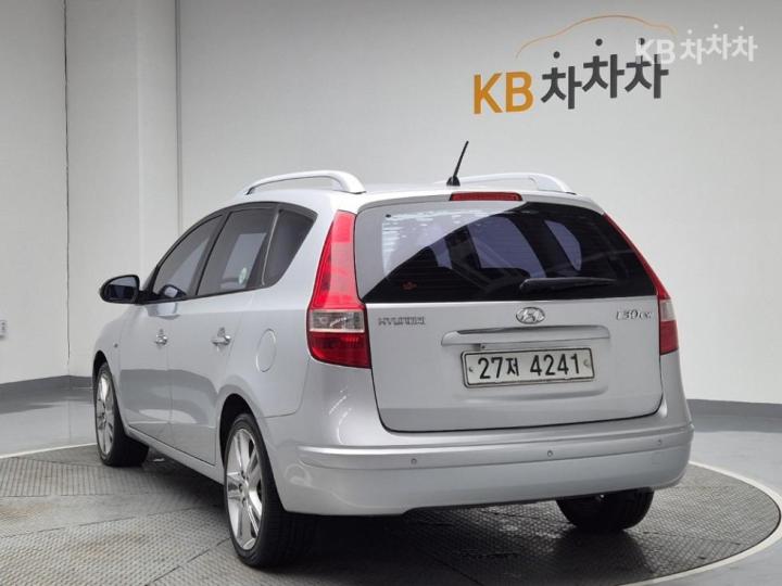 Hyundai i30 i30cw 1.6 VGT Luxury 3