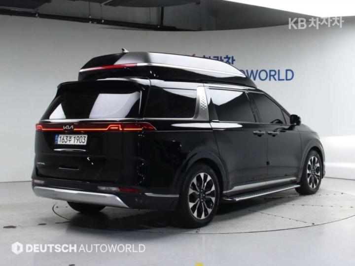 Kia Carnival 4 Generation High Limousine D2.2 7 Seater Signature — фото 2