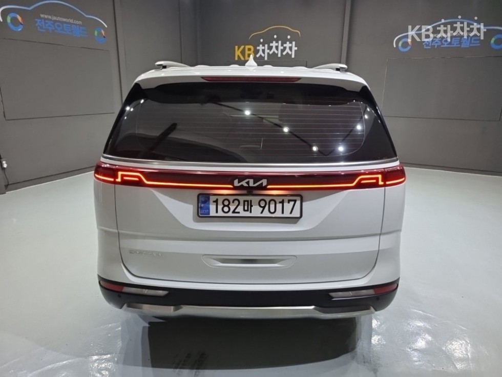 2023 - kia carnival