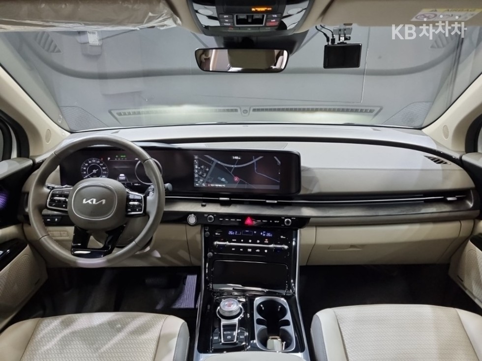 2023 - kia carnival