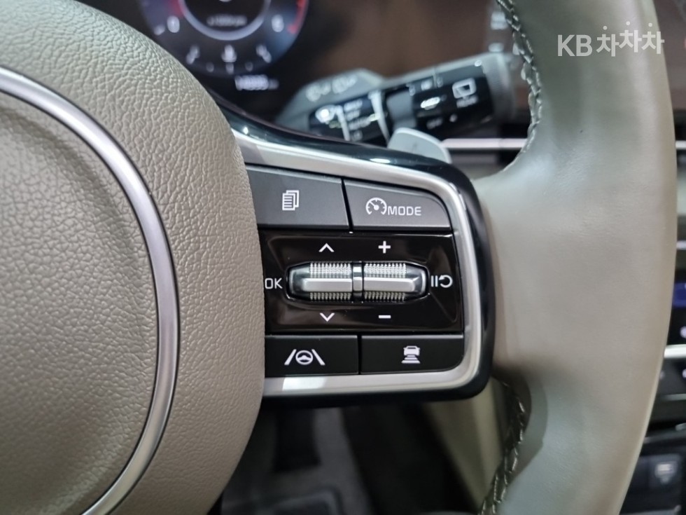 2023 - kia carnival