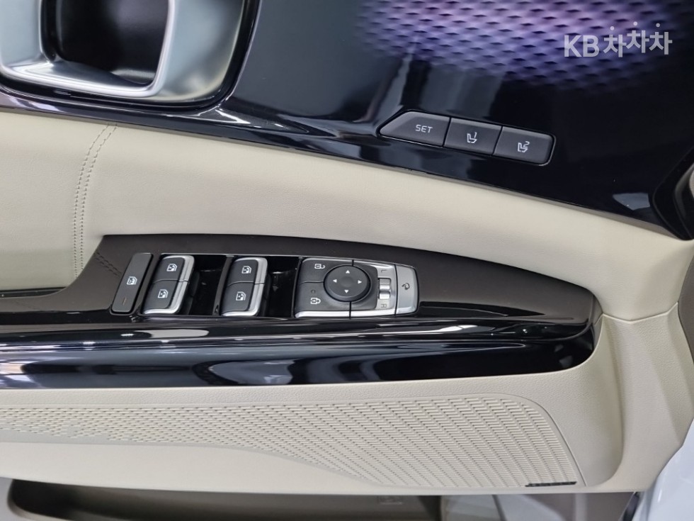 2023 - kia carnival