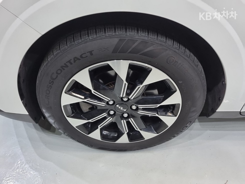 2023 - kia carnival