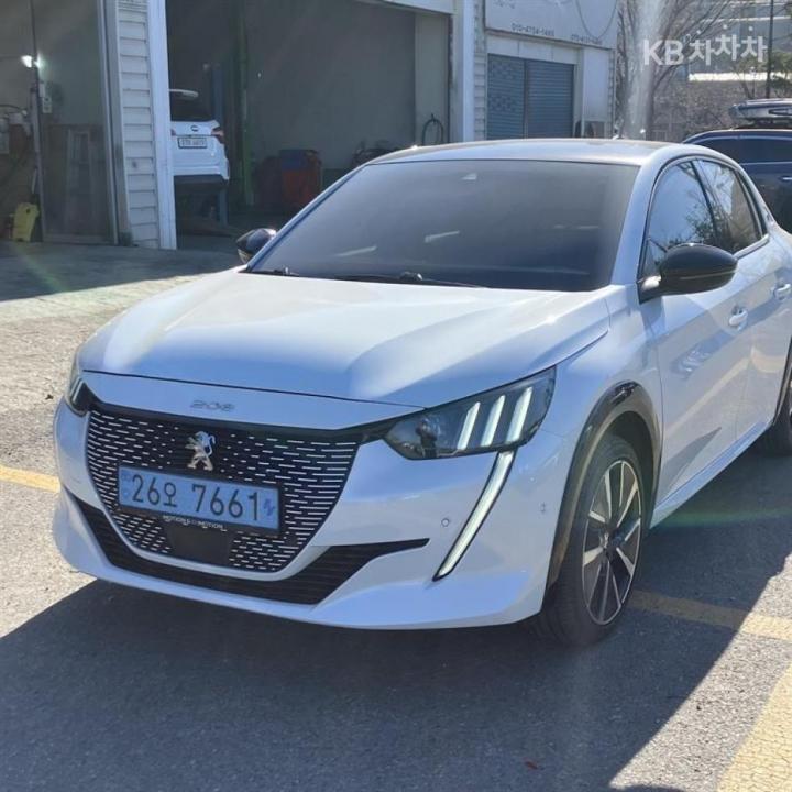 Peugeot 208 e- GT Line 2