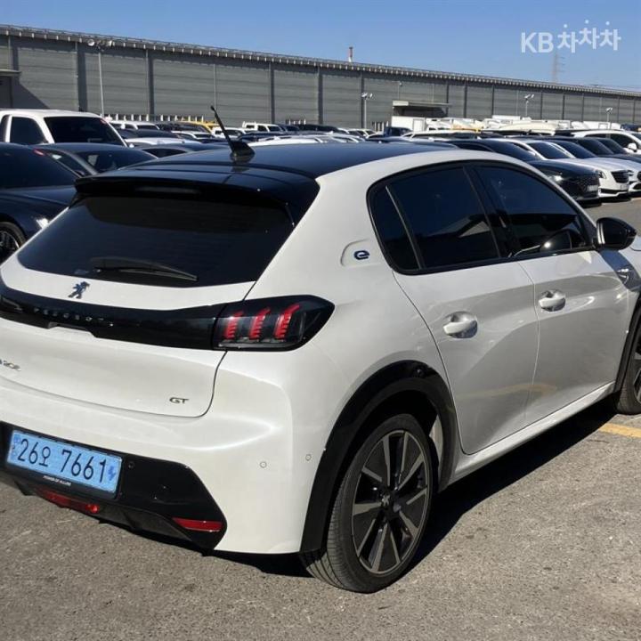 Peugeot 208 e- GT Line 6