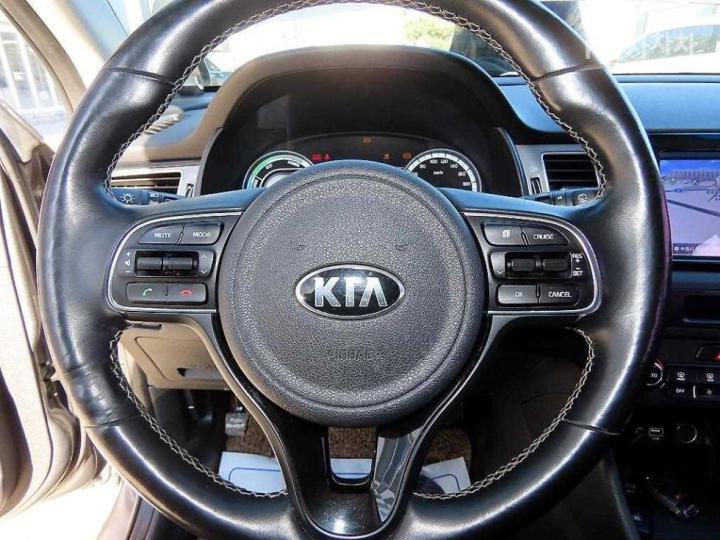Kia Niro 1.6 Prestige 9