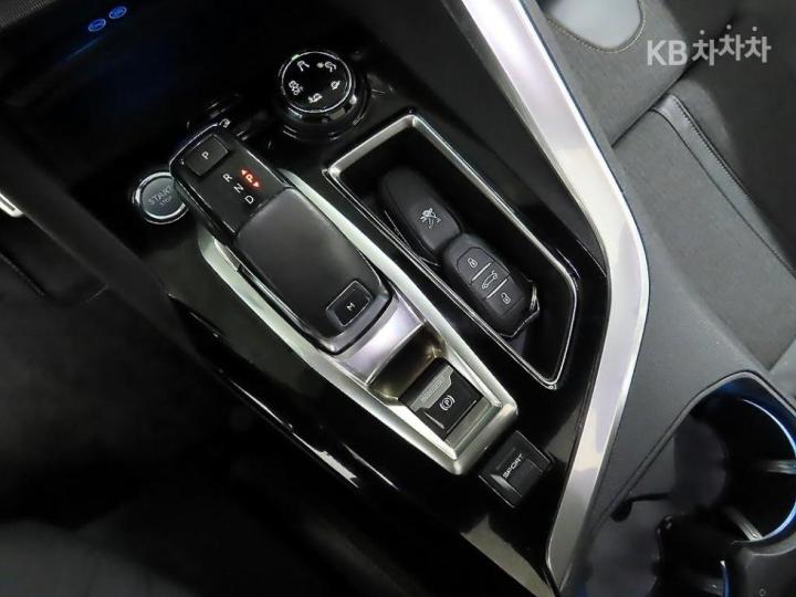 Peugeot 3008 1.6 BlueHDi Allure - фото 10