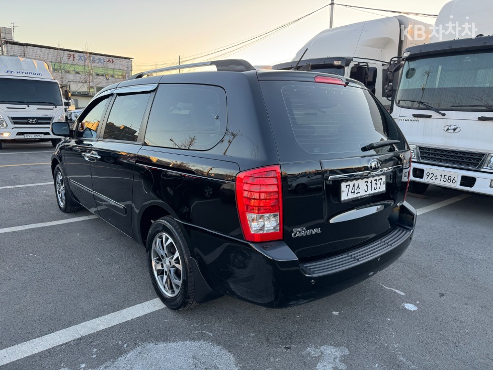 2014 - kia carnival