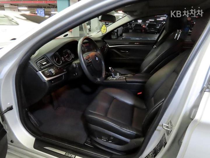 BMW 5 Series New 528i xDrive Base Type 7