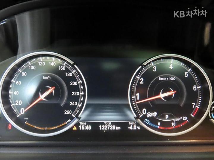 BMW 5 Series New 528i xDrive Base Type 10