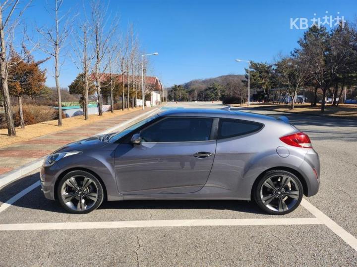 Hyundai Veloster Extreme 6