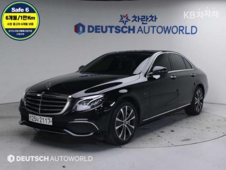 Mercedes-Benz E-Class W213 E300e Exclusive 4
