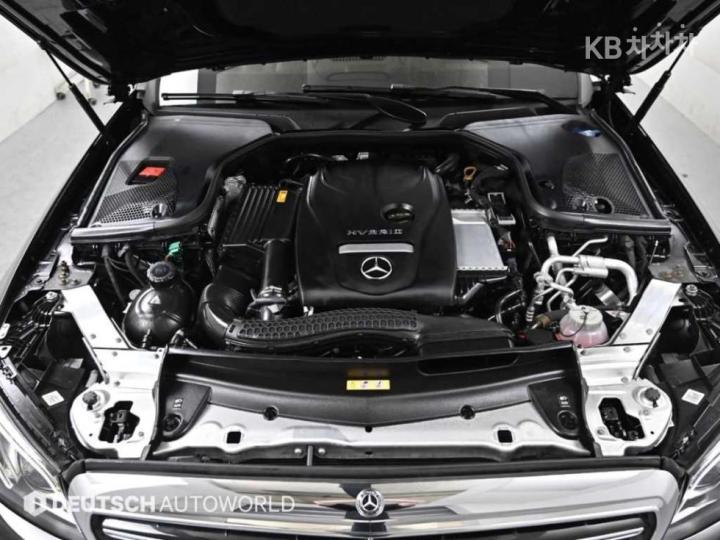 Mercedes-Benz E-Class W213 E300e Exclusive 7