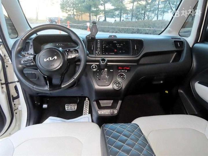 Kia Ray 1.0 Gasoline Signature 8