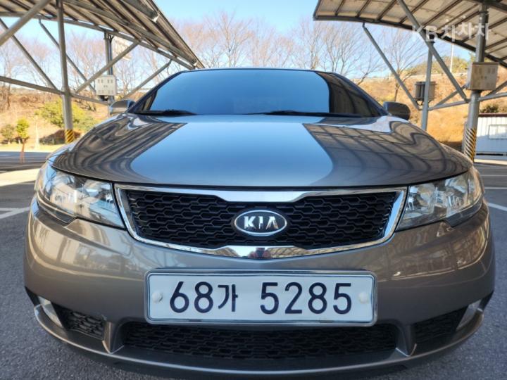 Kia Forte 1.6 GDI Luxury 2