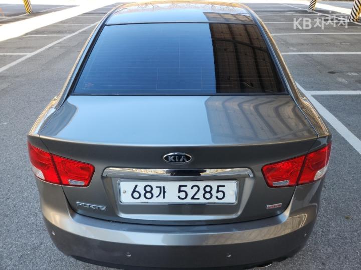 Kia Forte 1.6 GDI Luxury 7