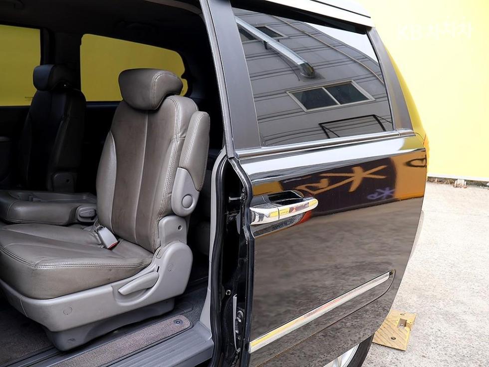 2013 - kia carnival