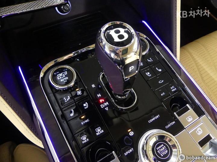 Bentley Flying Spur 4.0 Base Type 8