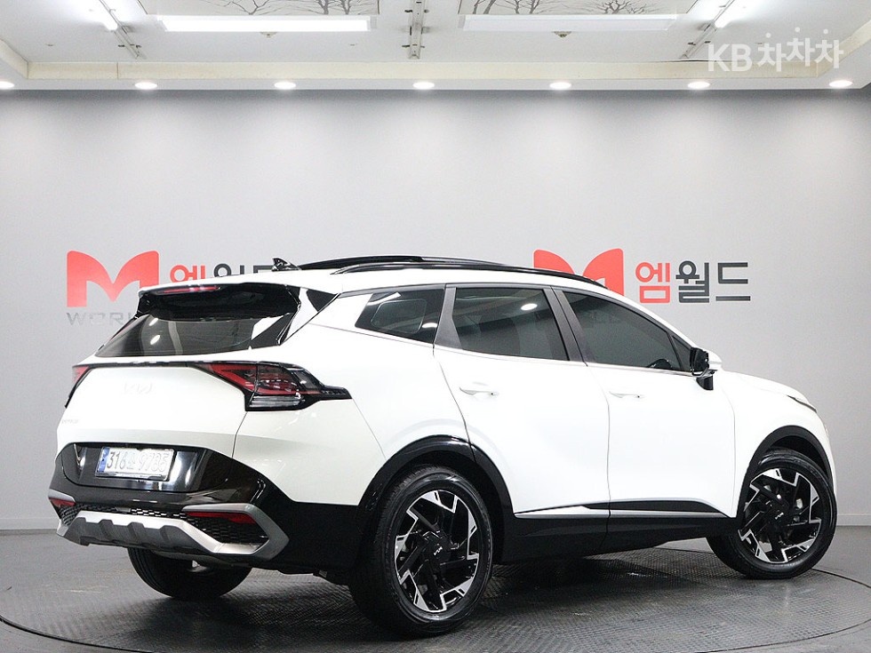 2023 - kia sportage