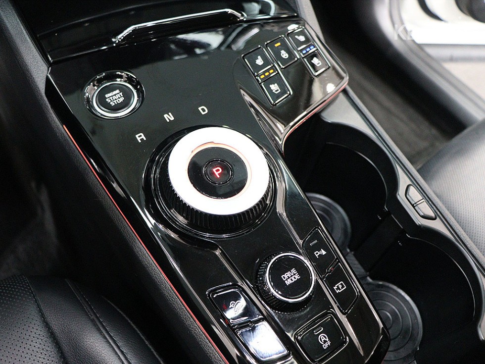 2023 - kia sportage
