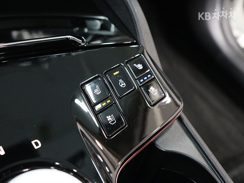 2023 - kia sportage