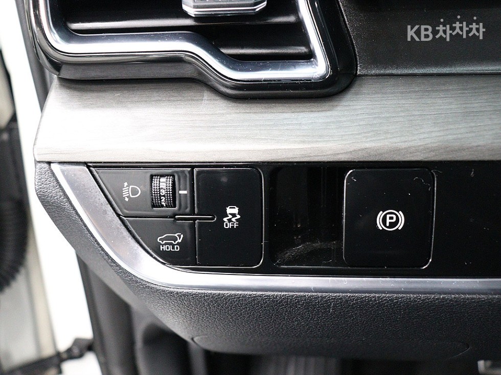 2023 - kia sportage