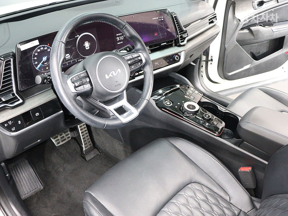 2023 - kia sportage