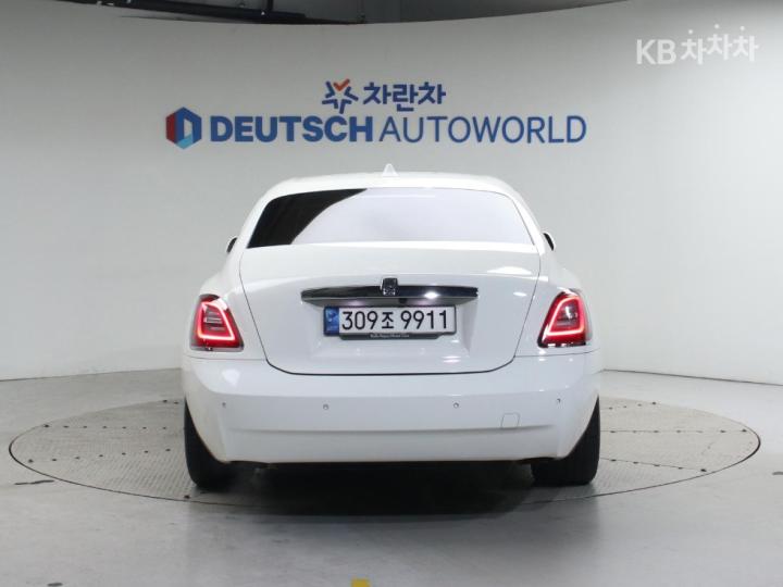 Rolls Royce Ghost 6.75 V12 SWB 5