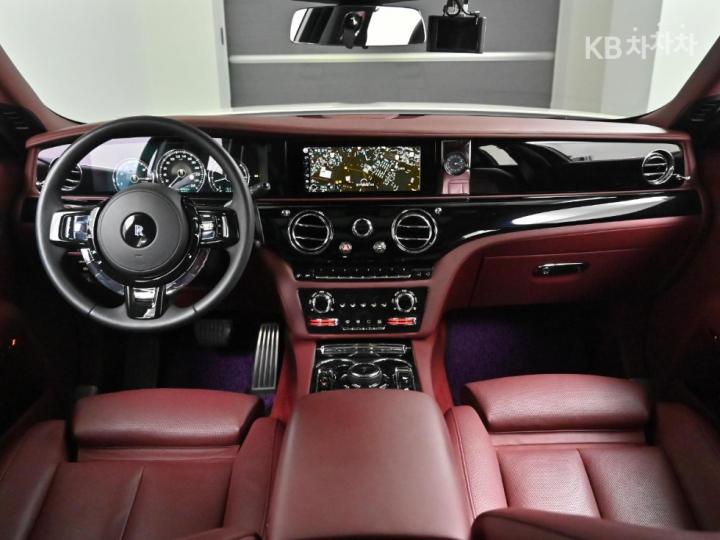 Rolls Royce Ghost 6.75 V12 SWB 8