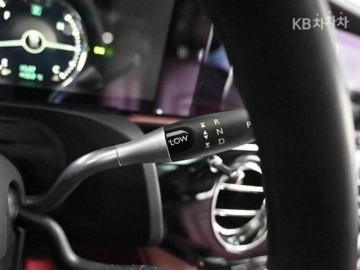 Rolls Royce Ghost 6.75 V12 SWB 10