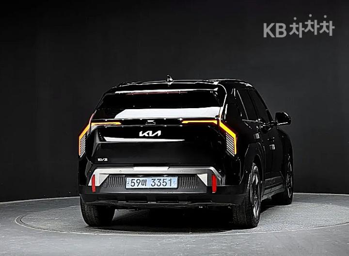 Kia EV3 Standard 2WD Earth 5