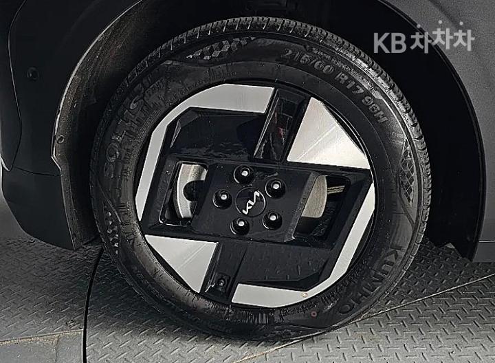 Kia EV3 Standard 2WD Earth 7