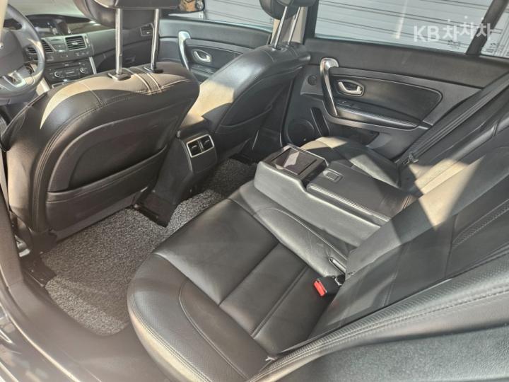 Renault SM5 New Platinum LE Base Type 10