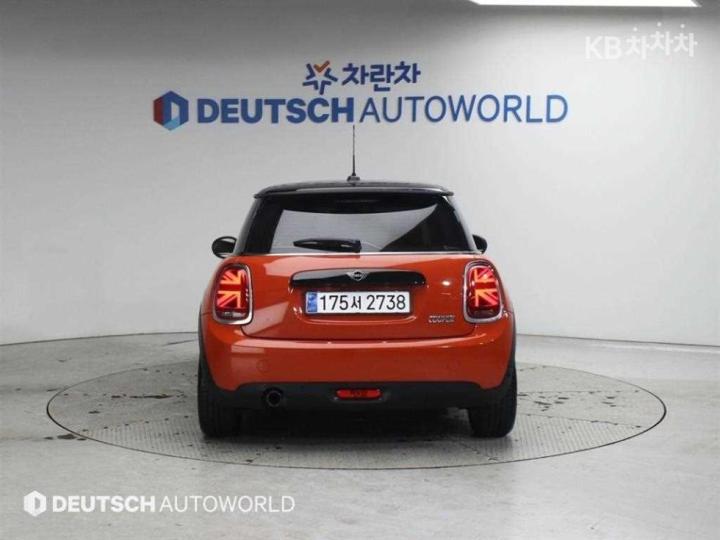 Mini Cooper 3 Duo 1.5 High Trim 5