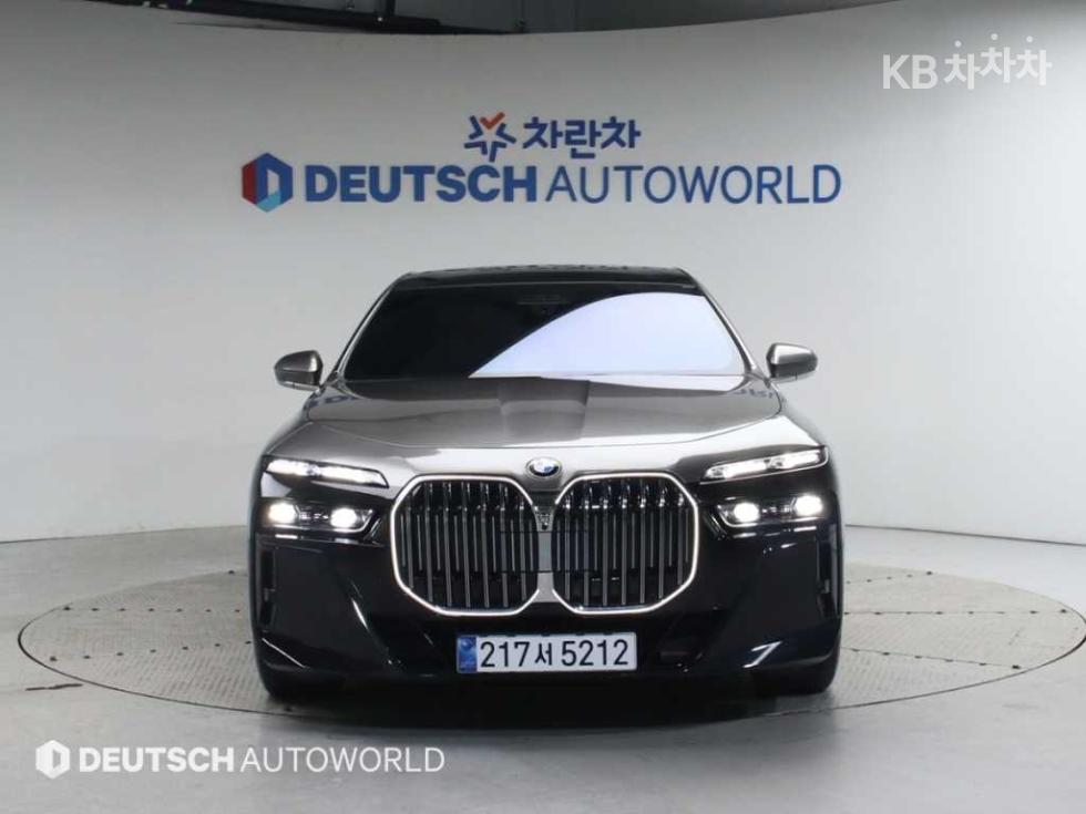 BMW 7er — miniaturë 3