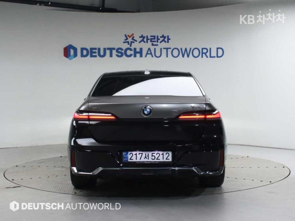 BMW 7er — miniaturë 4